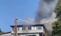 İstanbul - Beykoz’da 3 katlı binanın çatısında çıkan yangın söndürüldü