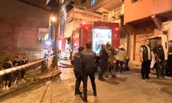 İstanbul - Beyoğlu'nda dairede çıkan yangında tüpün patlaması kamerada