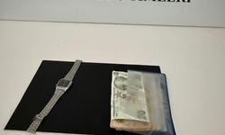 İstanbul - Beyoğlu'nda önce yerde darbetti sonra gasbedip kaçtı; o anlar kamerada