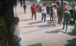 İstanbul - Kağıthane'de yolu kapatan nakliyeciye esnaftan meydan dayağı; o anlar kamerada