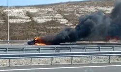 İstanbul- Kuzey Marmara Otoyolu'nda otomobil alev alev yandı