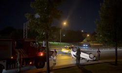 İstanbul - Şişli'de kaldırıma çıkan otomobil takla attı; sürücü yara almadan kurtuldu
