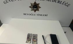 İstanbul-Taksim'de turiste kapkaç kamerada
