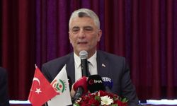 İstanbul - Ticaret Bakanı Bolat, İstanbul Gıda Toptancılar Çarşısı'nda sektör temsilcileri ile buluştu