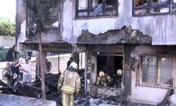 İstanbull - Fatih'te ecza deposunda yangın; patlama anları kamerada