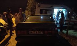 Jandarmadan kaçarken otomobille kaza yaptılar; 3 yaralı