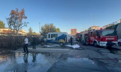 Kayseri'de belediyeye ait temizlik şefliğinde çıkan yangında 8 araç hasar gördü