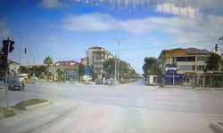 Kırmızı ışıkta geçen bisikletliye otomobil çarptı