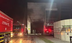 Kocaeli'de geri dönüşüm fabrikasında çıkan yangın söndürüldü