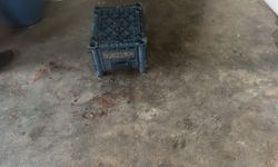 Konserve yapan ailesine yardım eden çocuğun ayağına 'yorgun mermi' isabet etti