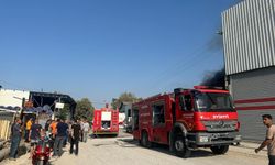 Manisa'da çıkan yangında iki iş yeri zarar gördü