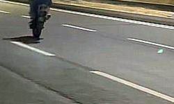 Motosikletiyle trafiğe tehlikeye atan sürücüye 20 bin lira ceza