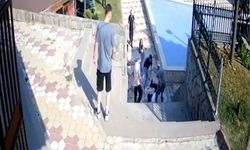 Muhtar, parktaki uyardığı kişi tarafından bıçaklandı