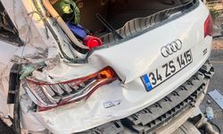 Nevşehir'de freni patlayan kamyon park halindeki araçlara çarpıp, su kanalına devrildi: 3 yaralı