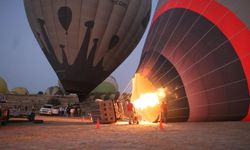 Ön muhasebeci olarak çalıştığı balon şirketinin ilk kadın pilotu oldu