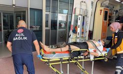 Önce duvara, sonra karşıdan gelen araca çarpan otomobilin sürücüsü öldü, 4 yaralı
