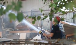 Otel ekipmanlarının satıldığı iş yerinin deposunda yangın paniği