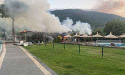 Otelin, bahçesindeki bar bölümünde çıkan yangın söndürüldü