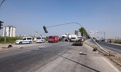 Otomobil ve kamyona, tanker çarptı; 2 yaralı