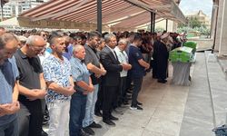 Otomobilin çarptığı motosikletteki çiftin öldüğü kaza kamerada