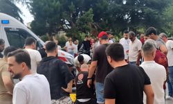 Otomobille çarpışan motosikletin sürücüsü yaralandı; kaza kamerada