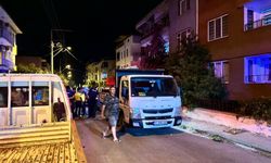 Polisin ‘dur' ihtarına uymayan sürücü, kamyonetle polis aracına çarptı