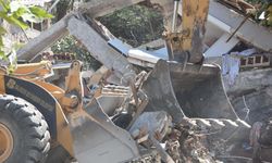 Sındırgı'da 6.1'lik depremde yıkılan ve hasar gören binalar havadan görüntülendi (6)