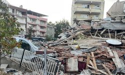 Sındırgı’da 6.1’lik depremde yıkılan ve hasar gören binalar havadan görüntülendi / Ek fotoğraflar