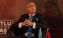 Tarihçi Naim Babüroğlu: Atatürk akıl, bilim ve umut demektir