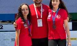 Tek bacakla yüzmede Avrupa ikincisi olan İrem ve Melisa'nın hedefi olimpiyatlar/ Ek fotoğraflar