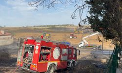 Tekirdağ'da ot yangınında alevler evlere sıçradı
