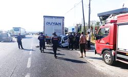 TIR'a çarpan otomobildeki 2 kardeş öldü, kuzenleri ağır yaralandı