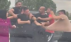 Trafikte tekmeli-yumruklu kavga kamerada
