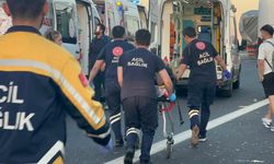 Yolcu otobüsü kamyona çarptı: 1 ölü, 10 yaralı