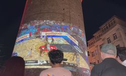 12 Dev Adam'ın final mücadelesi Galata Kulesi'ne yansıtıldı