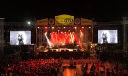 Afyon Motofest'in ikinci gününde ünlüler geçidi