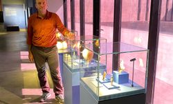 Aigai'de ortaya çıkan maskeli oyuncu tasvirli 1800 yıllık vazo sergide
