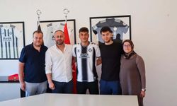 Altaylı Osman'dan profesyonel imza