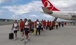 Avrupa ikincisi 12 Dev Adam, yurda döndü / Fotoğraf ve metin eklendi