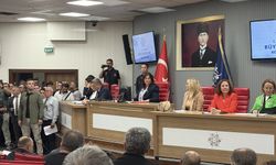 Aydın Büyükşehir Belediyesi meclis toplantısında 30 maddeye CHP grubu red oyu verdi