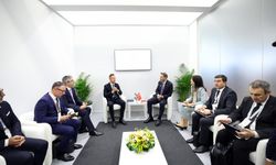 Bakan Bayraktar, Macaristan Dışişleri ve Ticaret Bakanı Szijjarto ile bir araya geldi