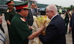 Bakan Güler, Vietnam'da