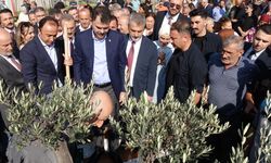 Bakan Kurum: Deprem bölgesinde yıl sonuna kadar evine girmeyen kimseyi bırakmayacağız (2)