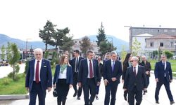 Bakan Tekin, Karabağ Üniversitesi'ni ziyaret etti