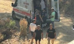 Balıkesir'de tur minibüsü şarampole devrildi: 13 yaralı