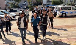 'Bıçak parası' aldığı öne sürülen profesör ile sekreteri gözaltında