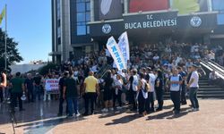 Buca'da maaş alamadıkları gerekçesiyle belediye binasını işgal eden işçilerin eylemi sürüyor (2)