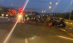 Bursa'da otomobil traktöre çarpıp alev aldı: 2 yaralı