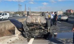 Çekiciyle çarptığı otomobili devirip, kaçtı; 3 yaralı