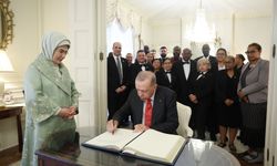 Cumhurbaşkanı Erdoğan, Blair House çalışanlarıyla hatıra fotoğrafı çektirdi